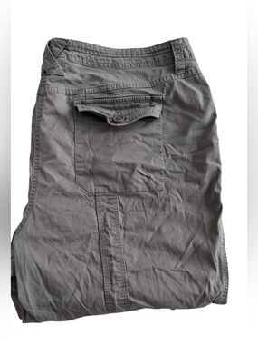 Style & Co. women's plus-size cargo capri pants in a gray (001)